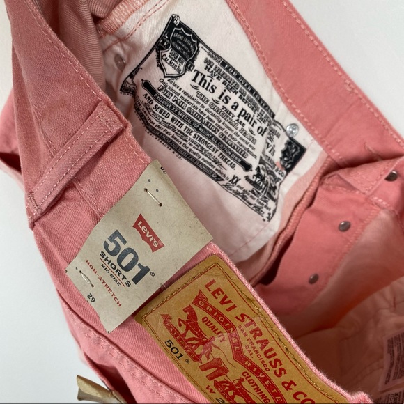 NEW Levi’s 501 Mid-Rise Cuffed Short Pink Size 29 - Picture 3 of 5